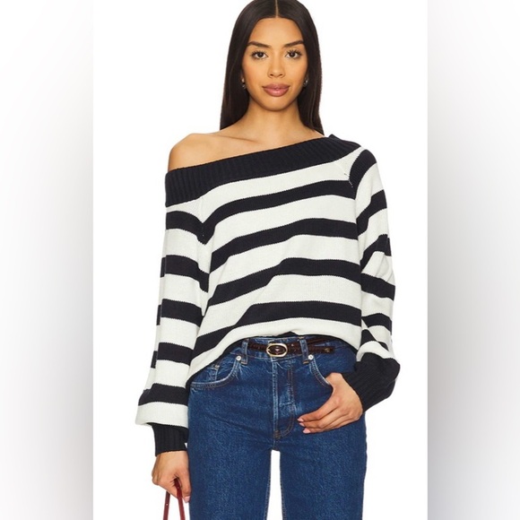 NWOT WEWOREWHAT Off Shoulder Sweater in Navy & White - Picture 1 of 9